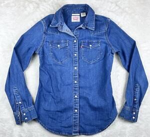 Levi’s Shirt Women’s Sz XS Blue Pearl Snap Denim Long Sleeve Tailored Fit
